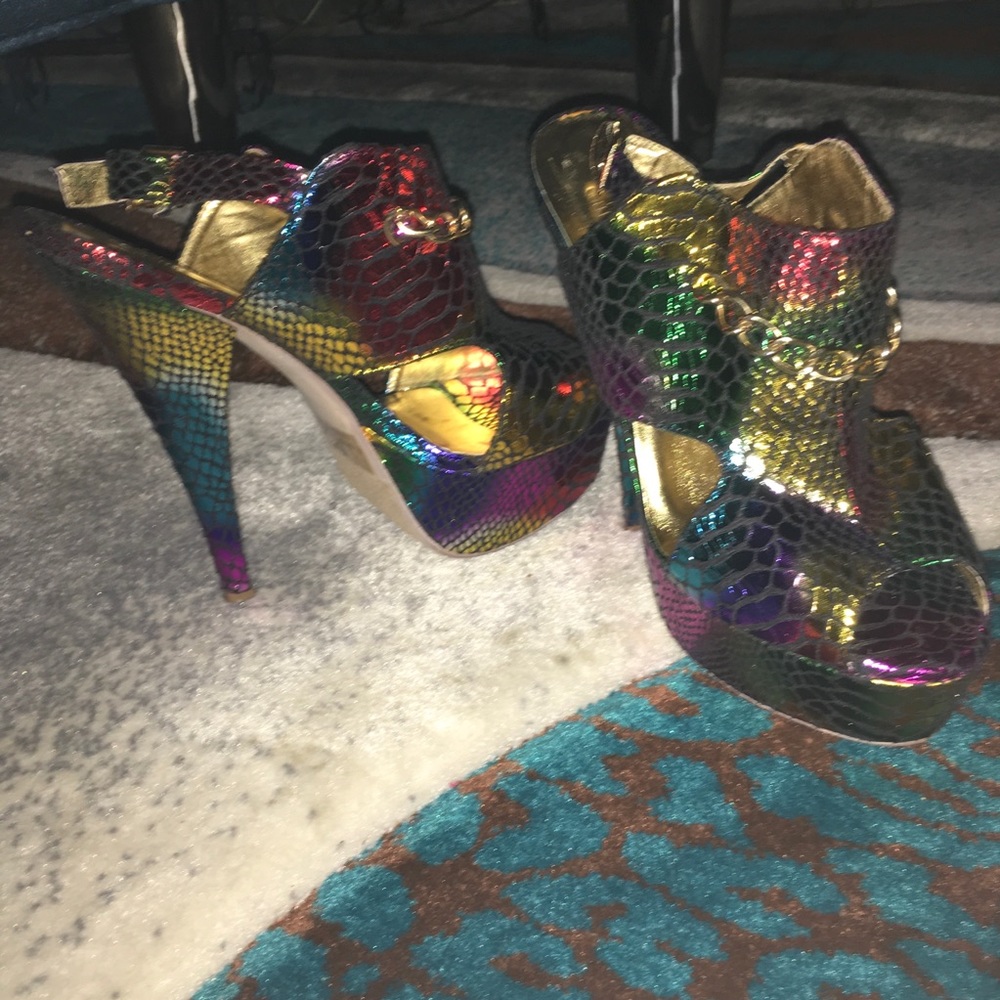 Platform shoes